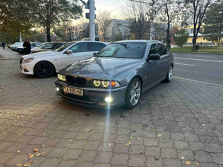 BMW 5 Series foto 4