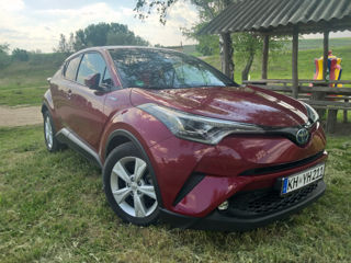 Toyota C-HR foto 1