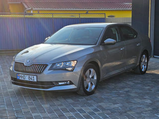 Skoda Superb foto 3