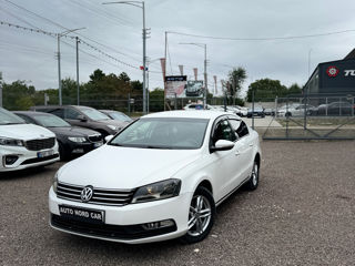 Volkswagen Passat foto 1