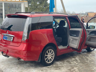 Mitsubishi Grandis foto 1