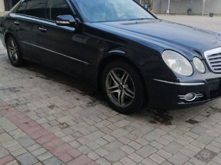 Mercedes E-Class foto 3