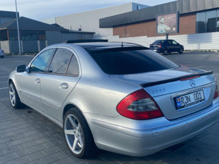 Mercedes E-Class foto 2