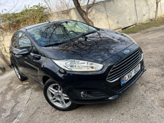 Ford Fiesta foto 9