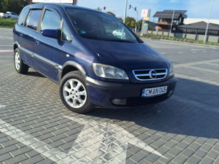 Opel Zafira foto 1