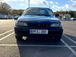 Toyota Carina foto 2