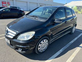 Mercedes B-Class foto 2