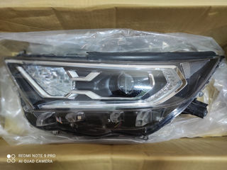 Vînd fara stingă LED Toyota RAV4 2020