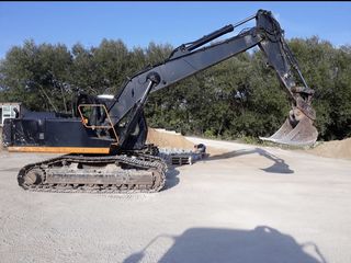 Prestam servicii de excavare, efectuam lucrari de terasament, evacuam deseuri de constructie ,pamint foto 1