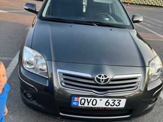 Toyota Avensis foto 2