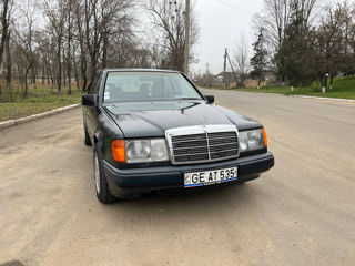 Mercedes E-Class foto 2