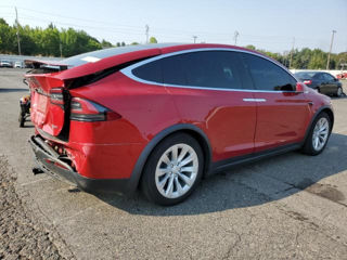 Tesla Model X foto 5