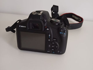 Canon EOS 2000D foto 2