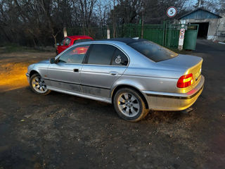 BMW 5 Series foto 10