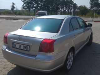 Toyota Avensis foto 3