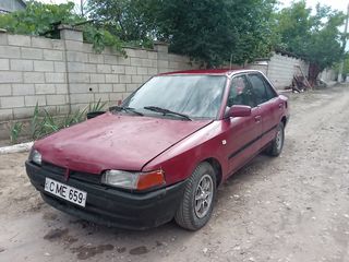 Mazda 323 foto 2