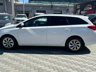 Toyota Auris фото 8