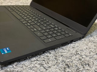 Ноутбук Dell Vostro 15 3000 (3500)i5,8GB foto 3