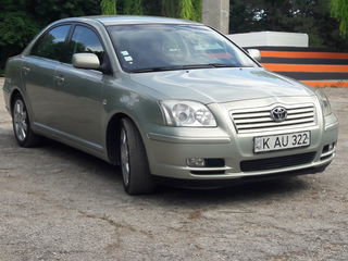 Toyota Avensis foto 2