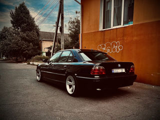 BMW 7 Series foto 4