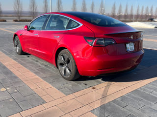 Tesla Model 3 foto 4