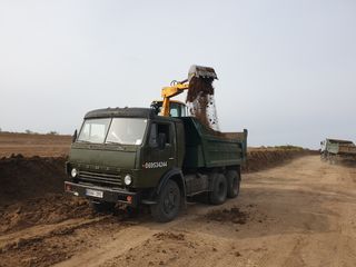 Kamaz/ camion/ evacuator/ buldoexcavator/ mini- excavator/ compactor
