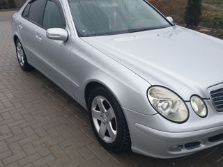 Mercedes E-Class foto 3