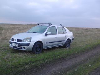 Renault Clio foto 2