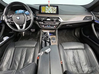 BMW 5 Series foto 6