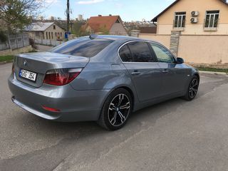 BMW 5 Series foto 7