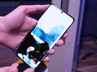 Samsung Galaxy S20 Ultra Треснул экран – на ремонт отдавай нам! foto 1