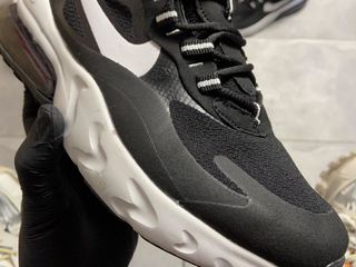 Nike Air Max 270 React Black/White foto 5