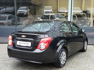 Chevrolet Aveo foto 4