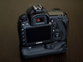 Canon 5D Mark IV  foto 0