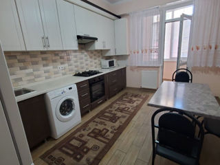 Apartament cu 2 camere, 83 m², Centru, Chișinău foto 3