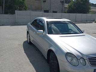 Mercedes E-Class foto 4