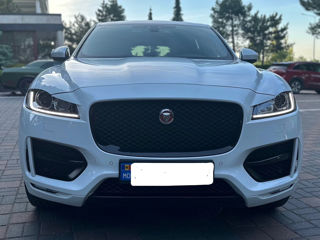 Jaguar F-PACE foto 2