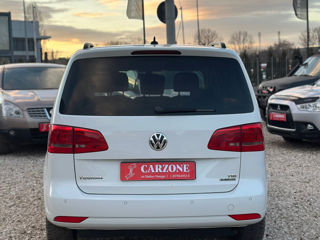 Volkswagen Touran foto 4