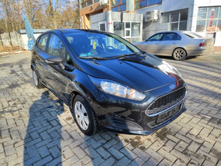 Ford Fiesta foto 2