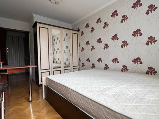 Apartament cu 2 camere, 52 m², Botanica, Chișinău foto 2