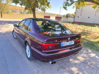 BMW 5 Series foto 4