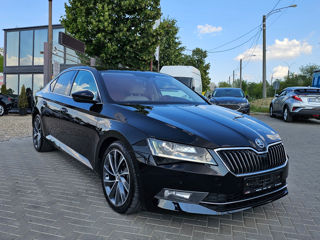 Skoda Superb foto 3