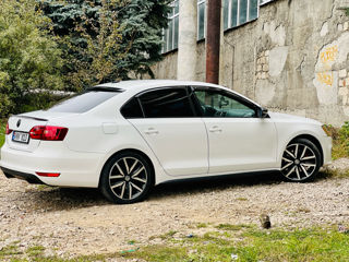 Volkswagen Jetta foto 8