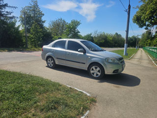 Chevrolet Aveo foto 2