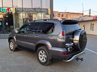 Toyota Land Cruiser Prado foto 4