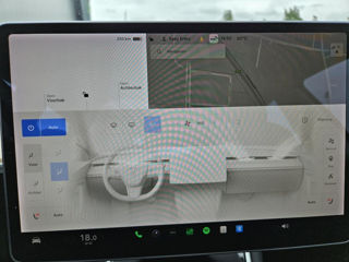 Tesla Model 3 foto 8