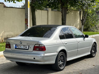 BMW 5 Series foto 4