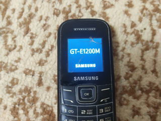 Samsung GT-E1200M.