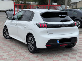 Peugeot 208 foto 3