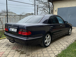 Mercedes E-Class foto 4